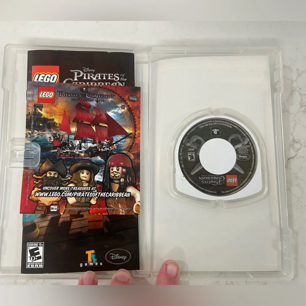PSP LEGO Disney Pirates of The Caribbean Video Game